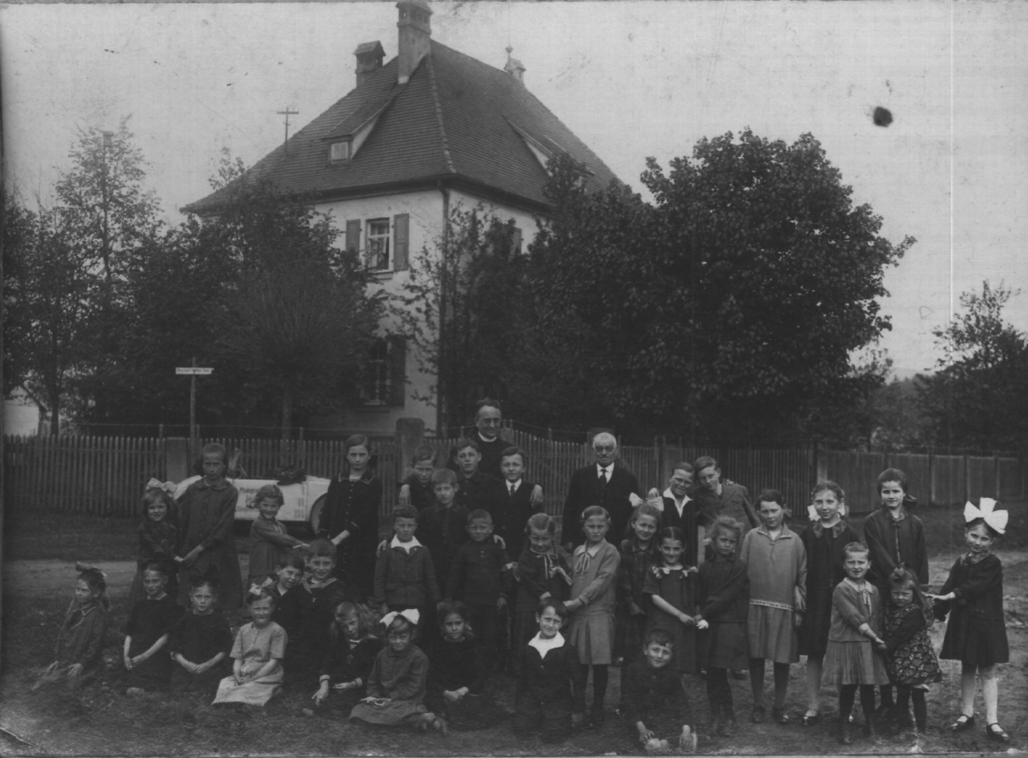 Schulklasse 1928 mit Lehrer Weber